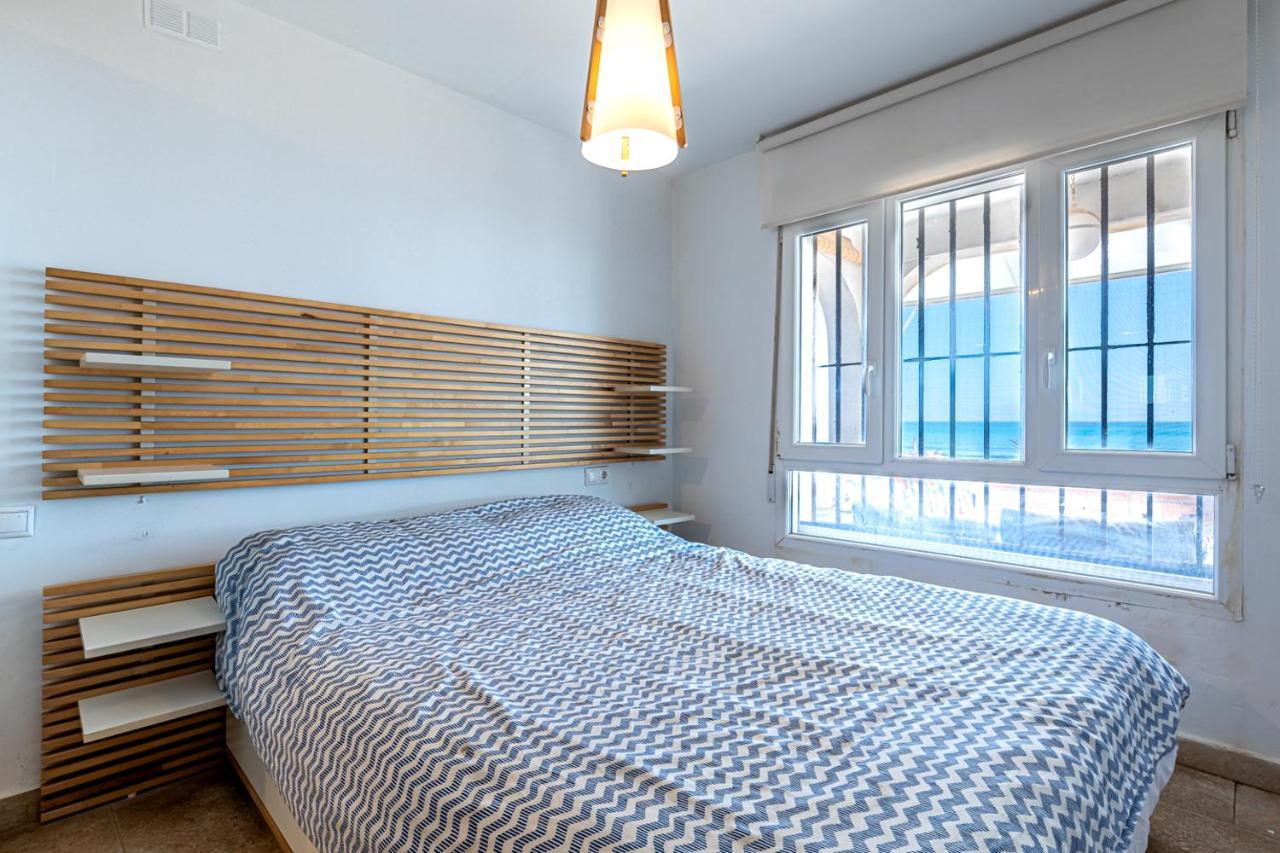 Beachfront Bliss: Apartamento A Pie De Playa Alicante Buitenkant foto